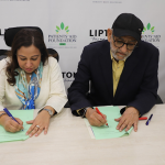 Mr. Mushtaq Chhapra - Chairman Patients’ Aid signing Agreement with Ms. Farheen Salman - CEO - Lipton Pakistan